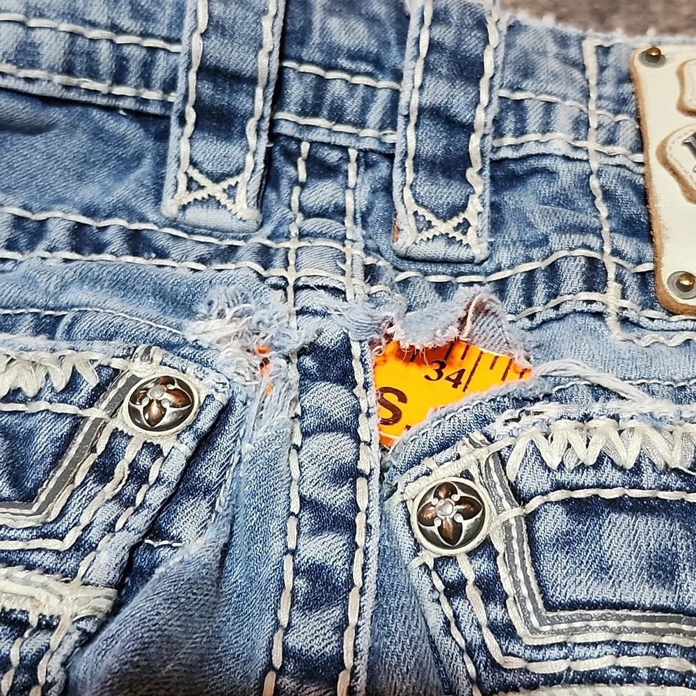 ROCK REVIVAL JARROW EMBROIDERED FLEUR-DE-LIS  FAUX-FLAP BOOT-LEG DENIM JEAN - Picture 7 of 15